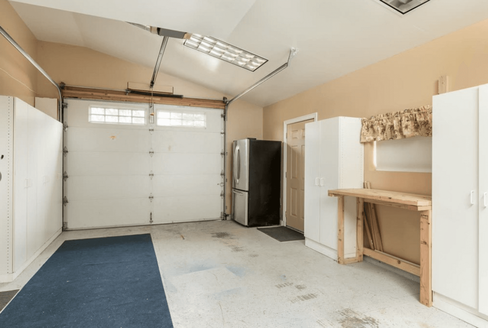 Redmond House: 15809 NE 53rd Street
