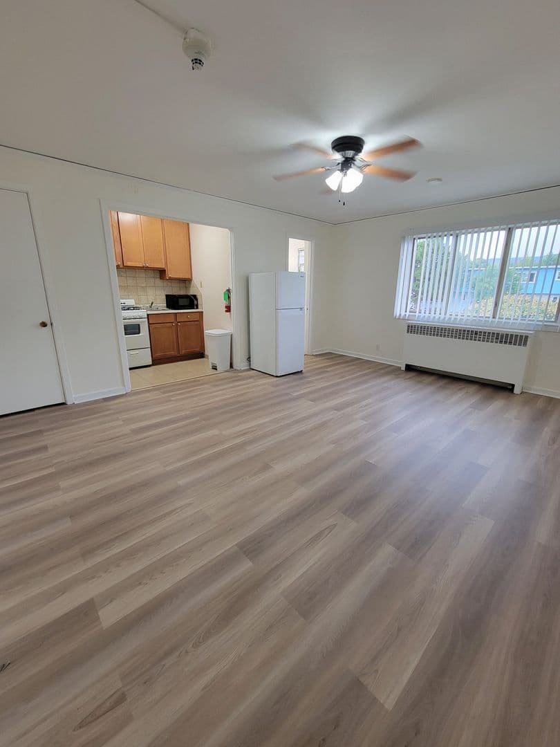 Los Alamos Apartment: 1027 9th Street