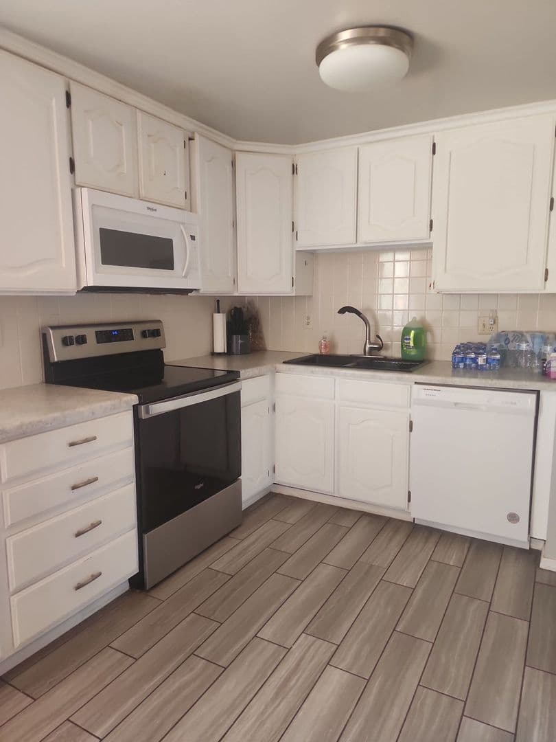 Farmington House: 1808 Camino Rio