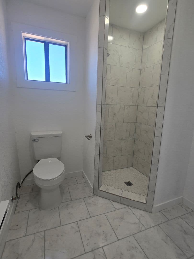 Farmington House: 601 La Canada