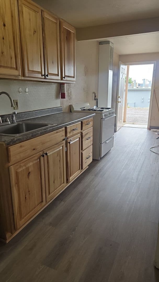 Farmington Apartment: 510 N Wall Ave