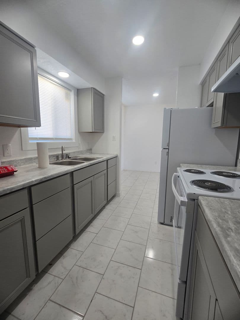 Farmington House: 601 La Canada