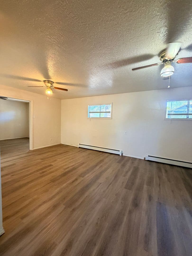 Farmington House: 1002 Delhi Terrace