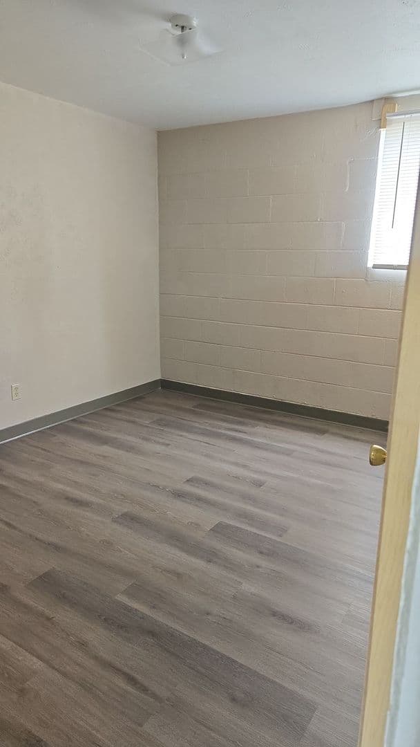 Farmington Apartment: 510 N Wall Ave
