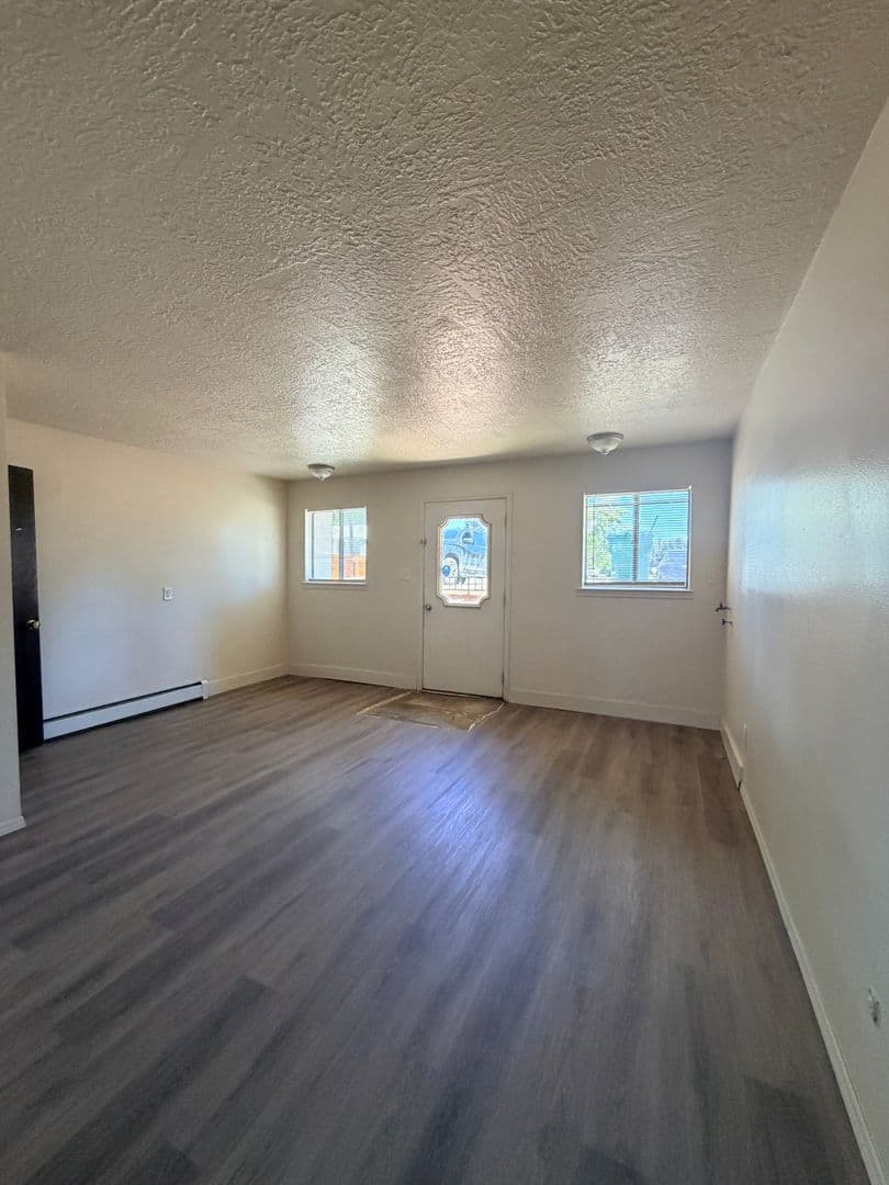 Farmington House: 1002 Delhi Terrace