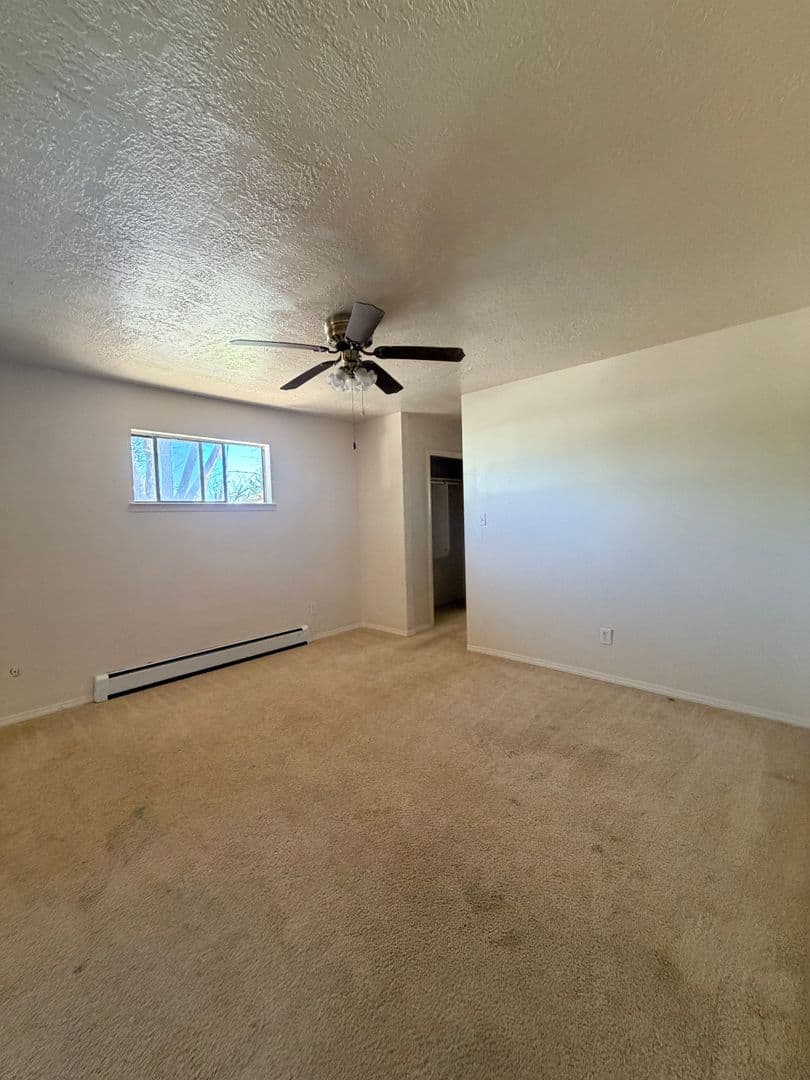 Farmington House: 1002 Delhi Terrace