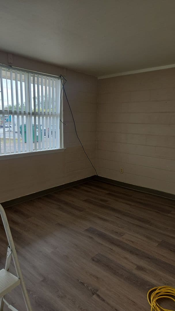 Farmington Apartment: 510 N Wall Ave
