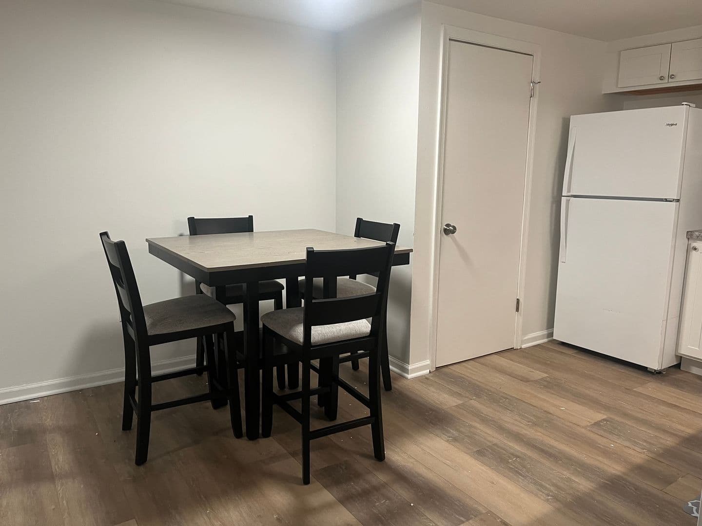 Camp Hill Apartment: 611 Mallard Road