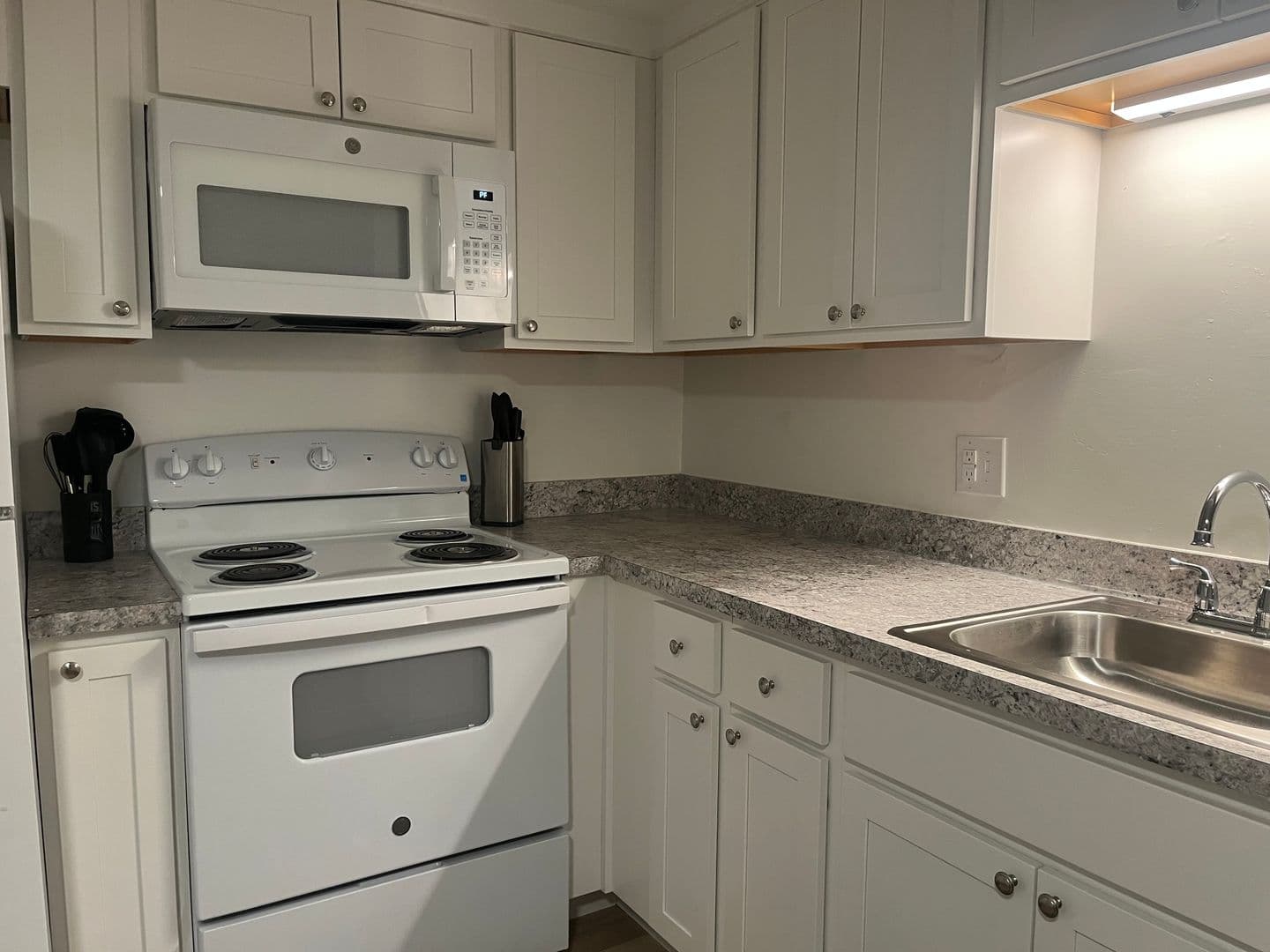 Camp Hill Apartment: 611 Mallard Road