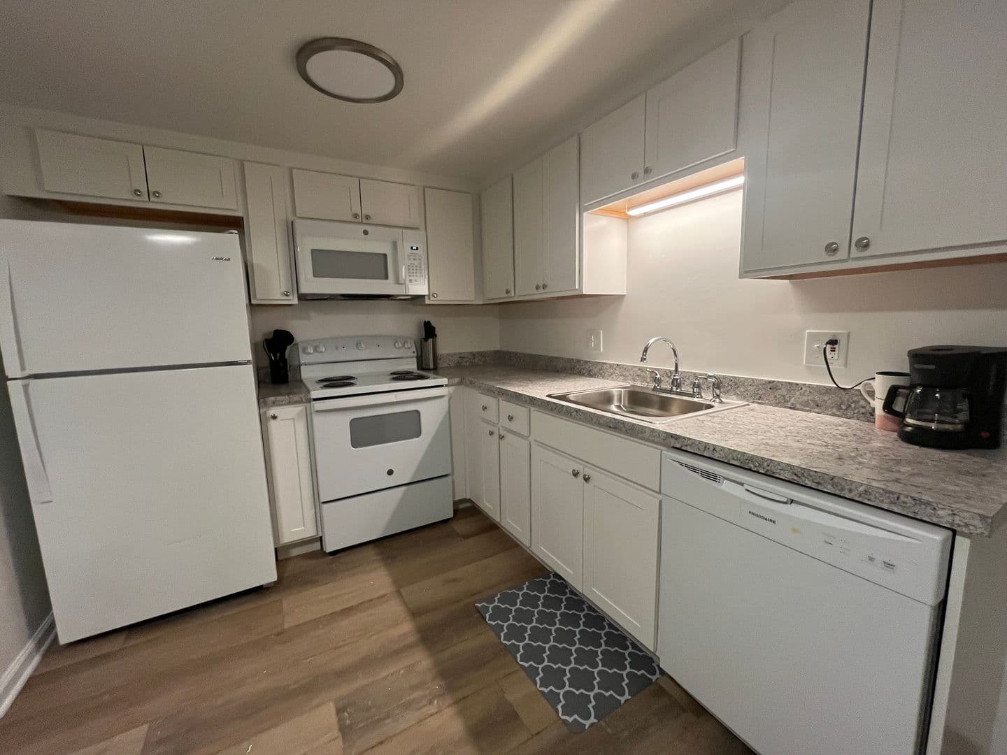 Camp Hill Apartment: 611 Mallard Road