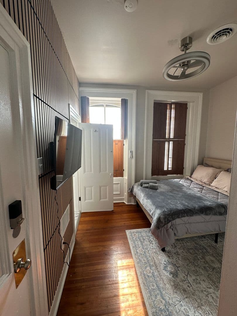 Carlisle Apartment: 156 S Hanover Street