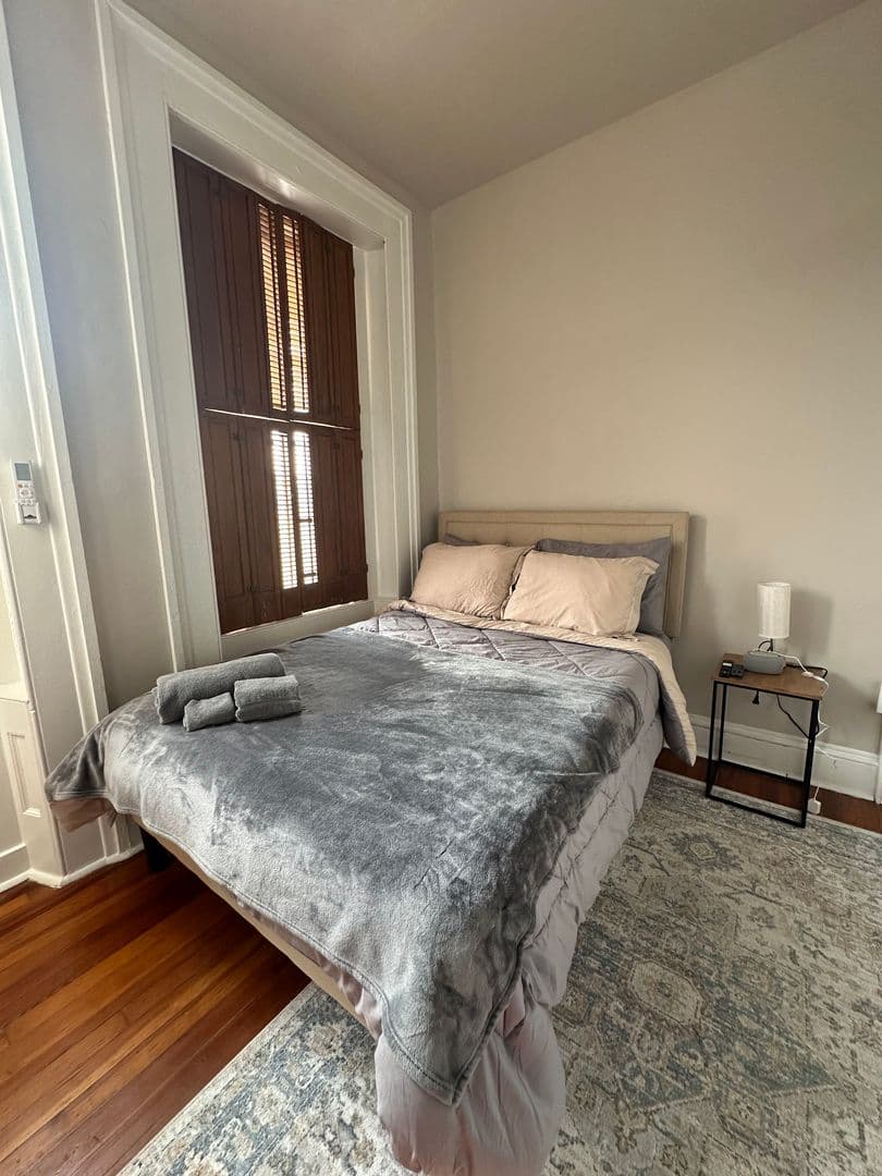 Carlisle Apartment: 156 S Hanover Street
