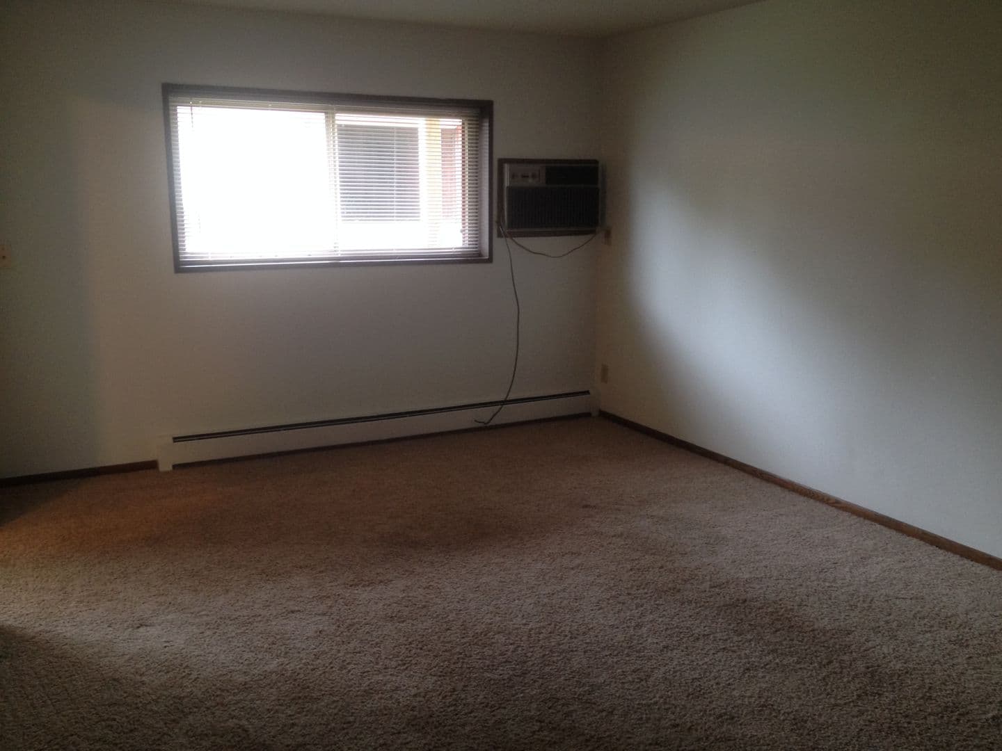 Moorhead Apartment: 1206 27th Ave S