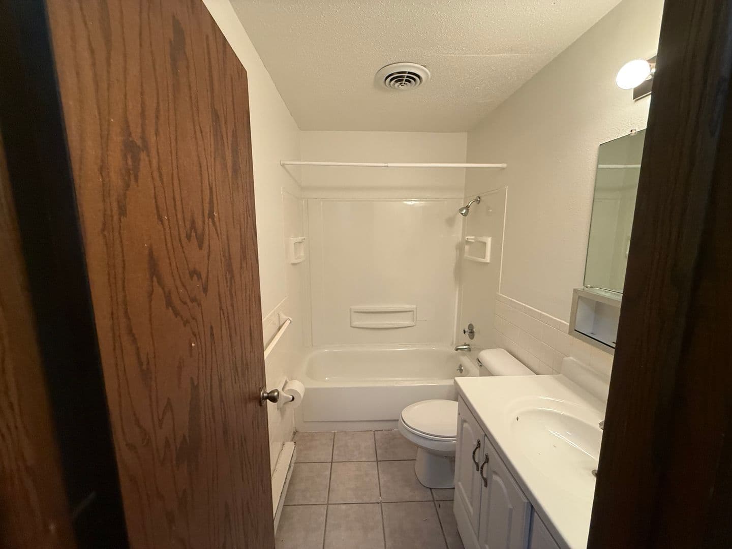 Moorhead Apartment: 1308 27th Ave S