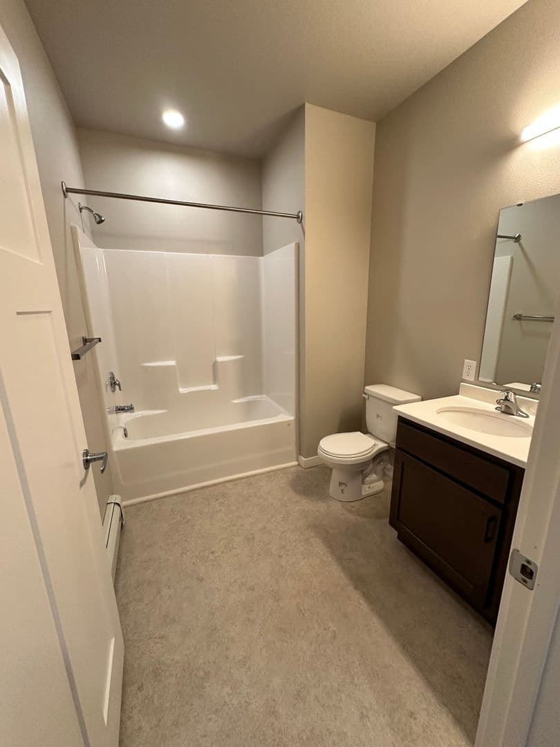 Fargo Apartment: 4711 45th St S