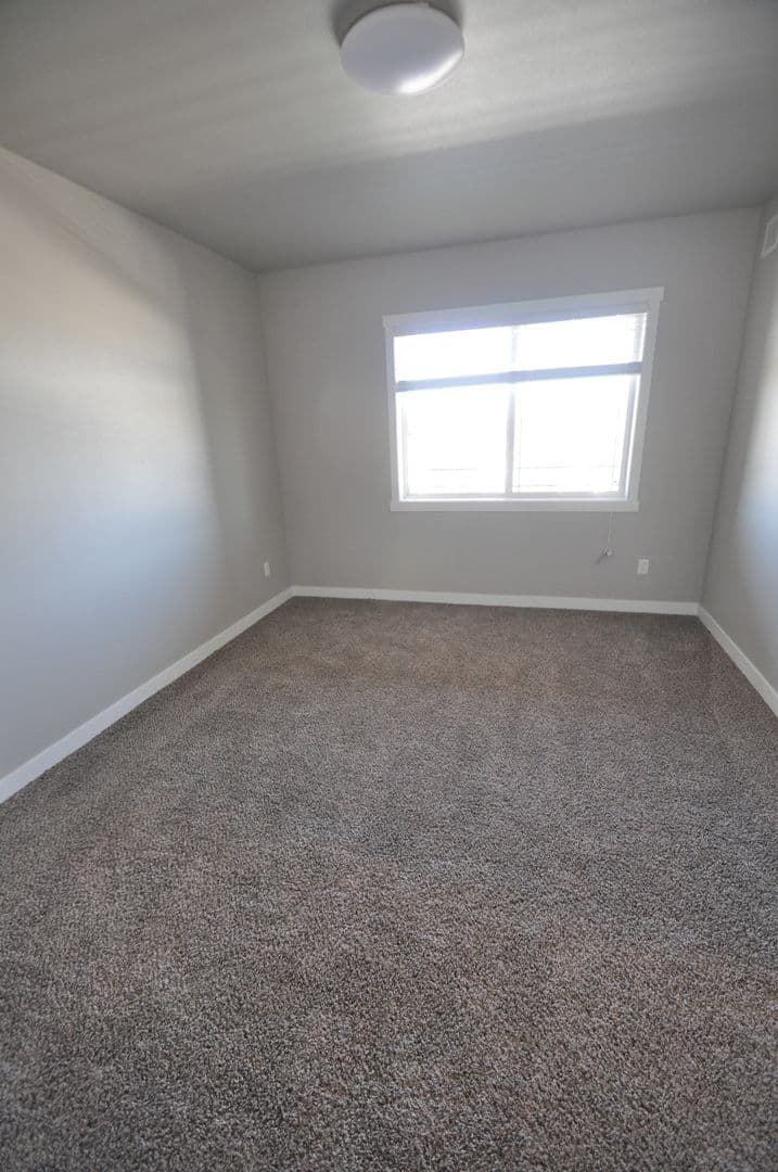 Fargo Apartment: 1632 51st St S