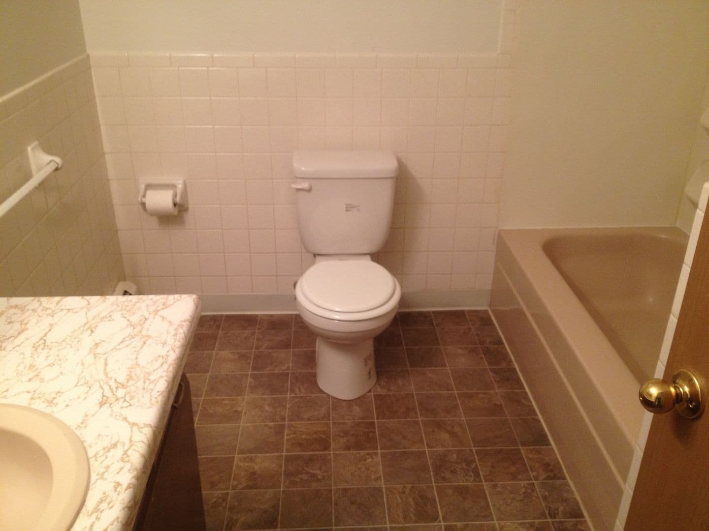 Moorhead Apartment: 1206 27th Ave S