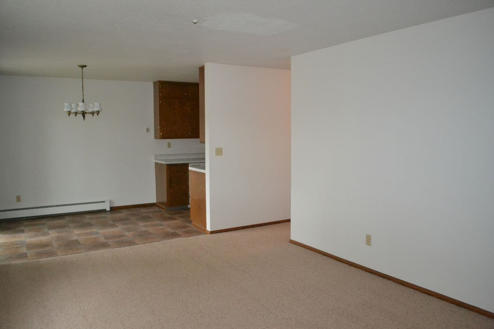 Moorhead Apartment: 517 32nd Ave S