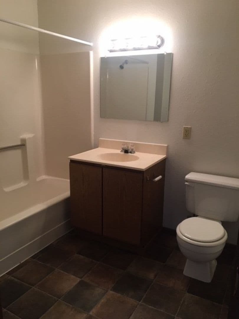 Fargo Apartment: 4602 16th Ave S