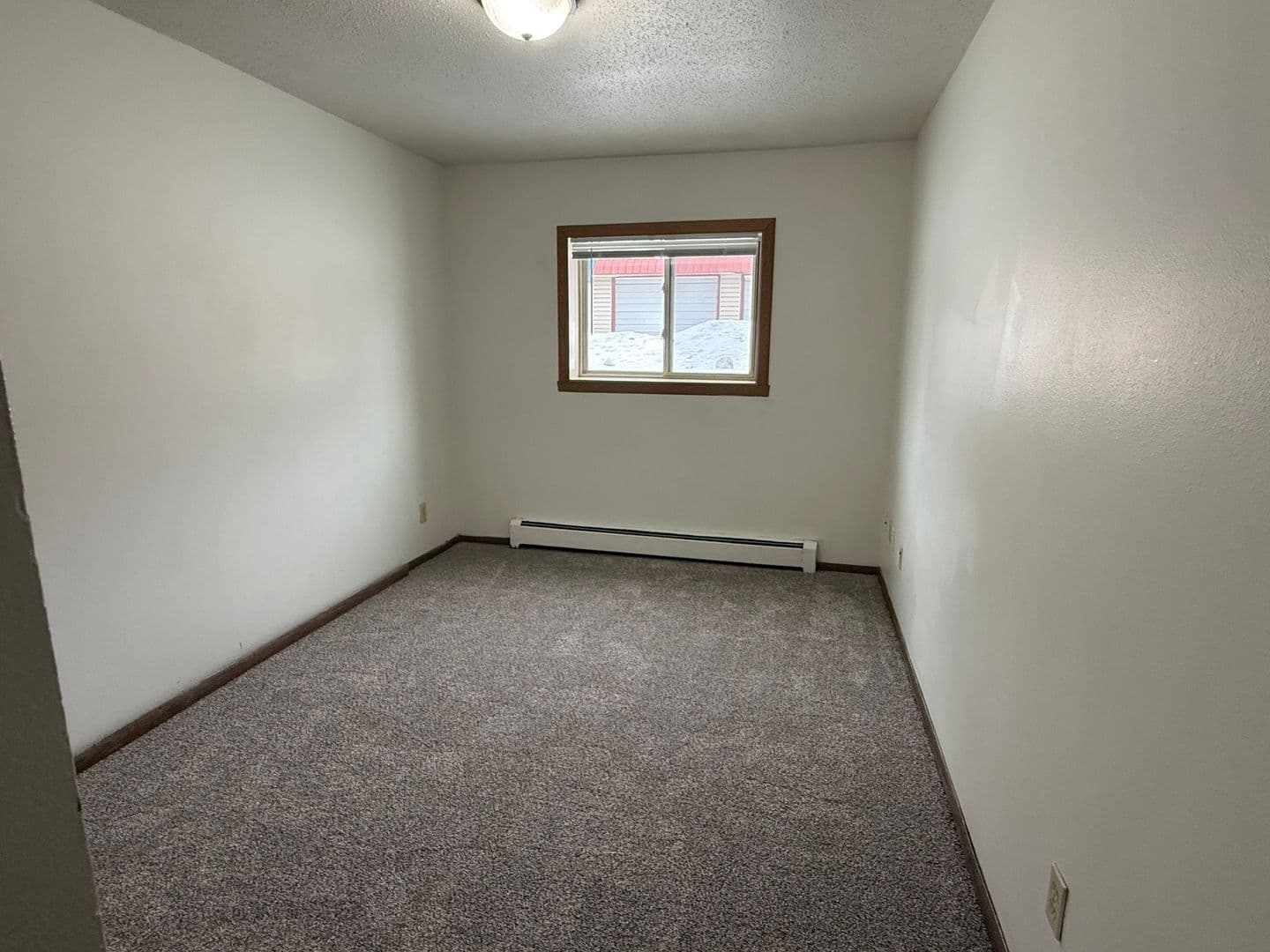 Moorhead Apartment: 1208 27th Ave S