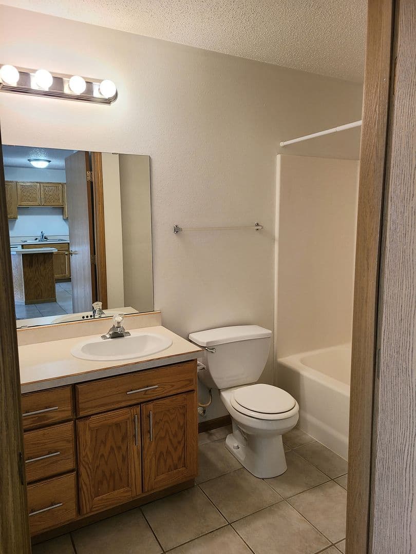 Fargo Apartment: 5002 16th Ave S