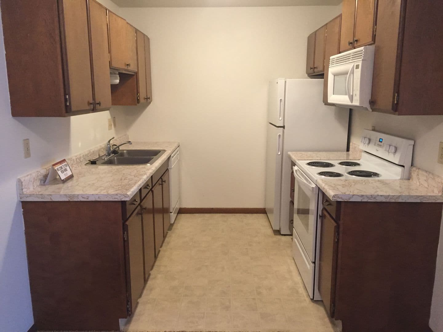 Moorhead Apartment: 1206 27th Ave S