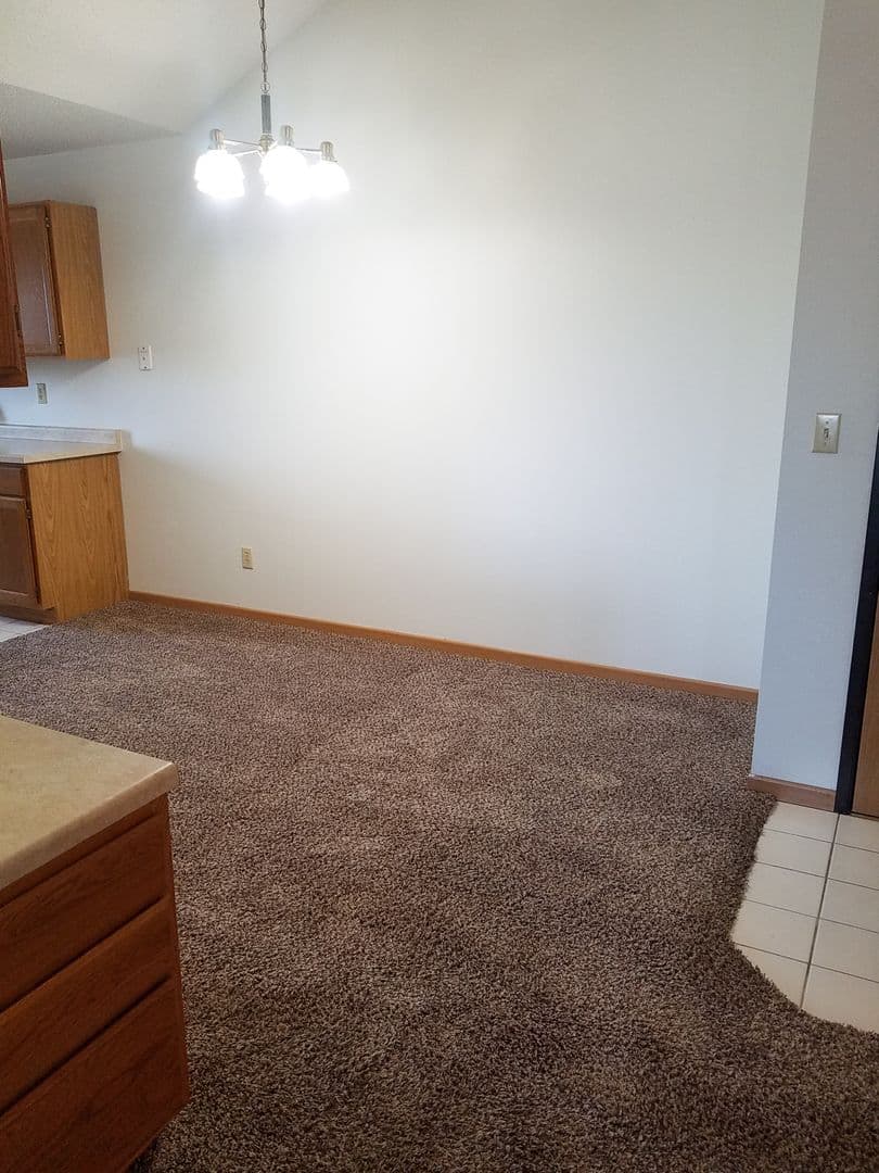 Fargo Apartment: 4902 16th Ave S