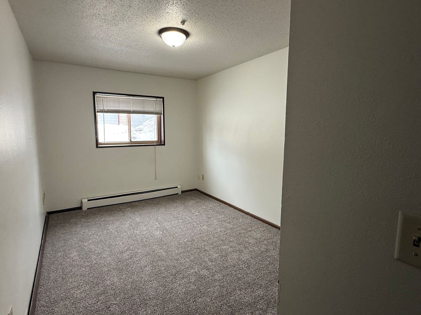 Moorhead Apartment: 1208 27th Ave S