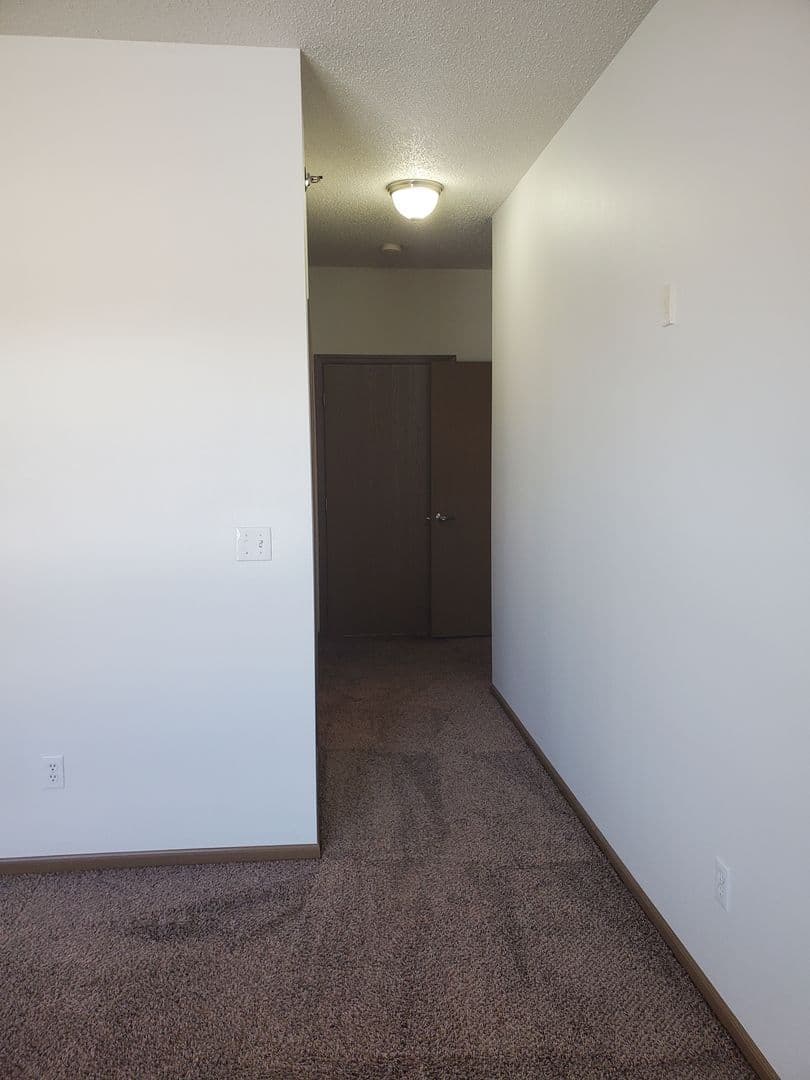Fargo Apartment: 4955 17th Ave S
