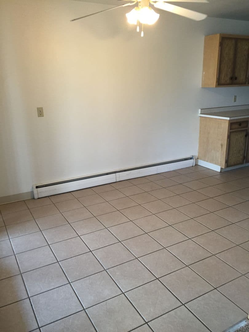 Moorhead Apartment: 924 24th Ave S