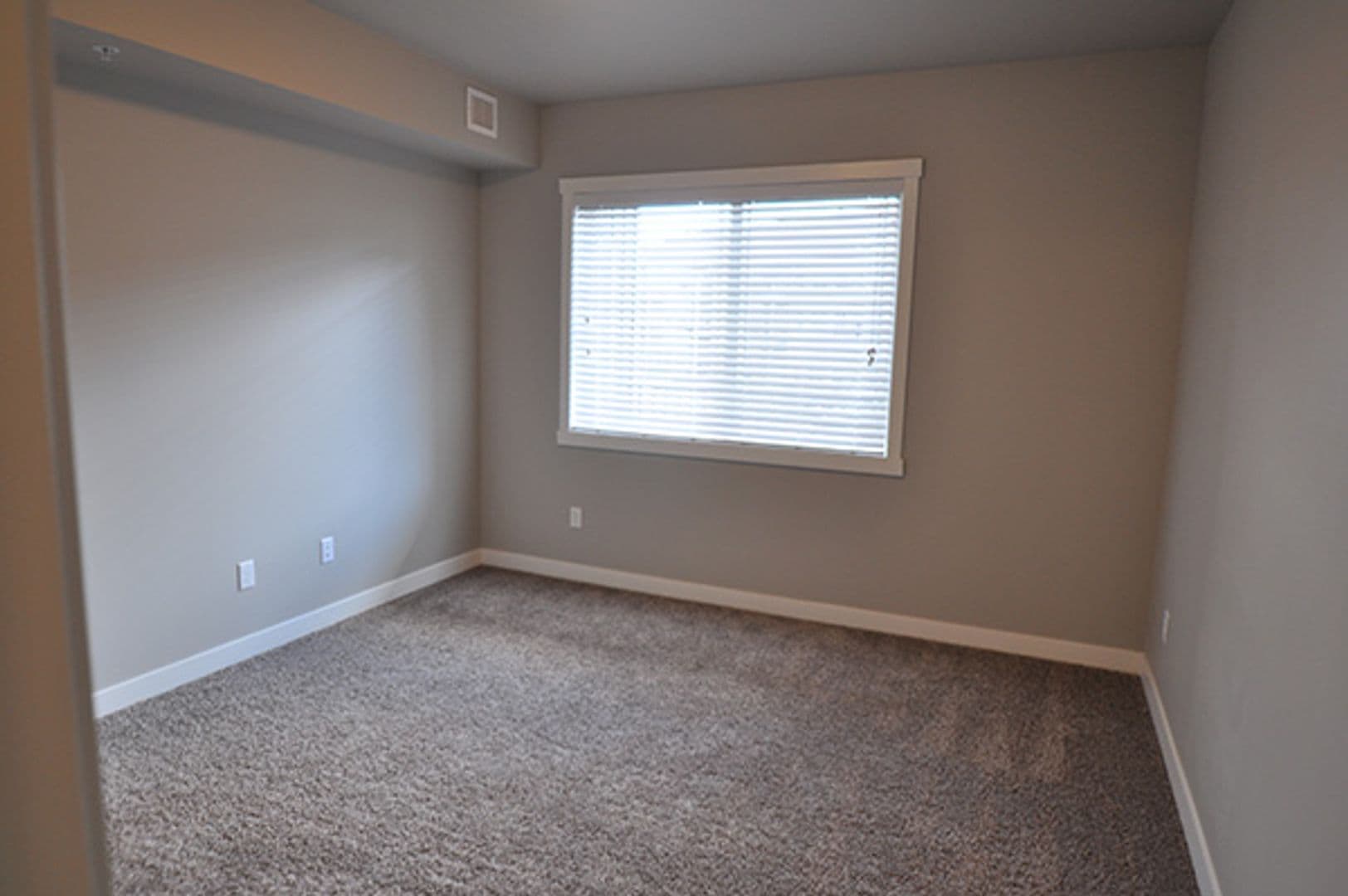 Fargo Apartment: 1632 51st St S