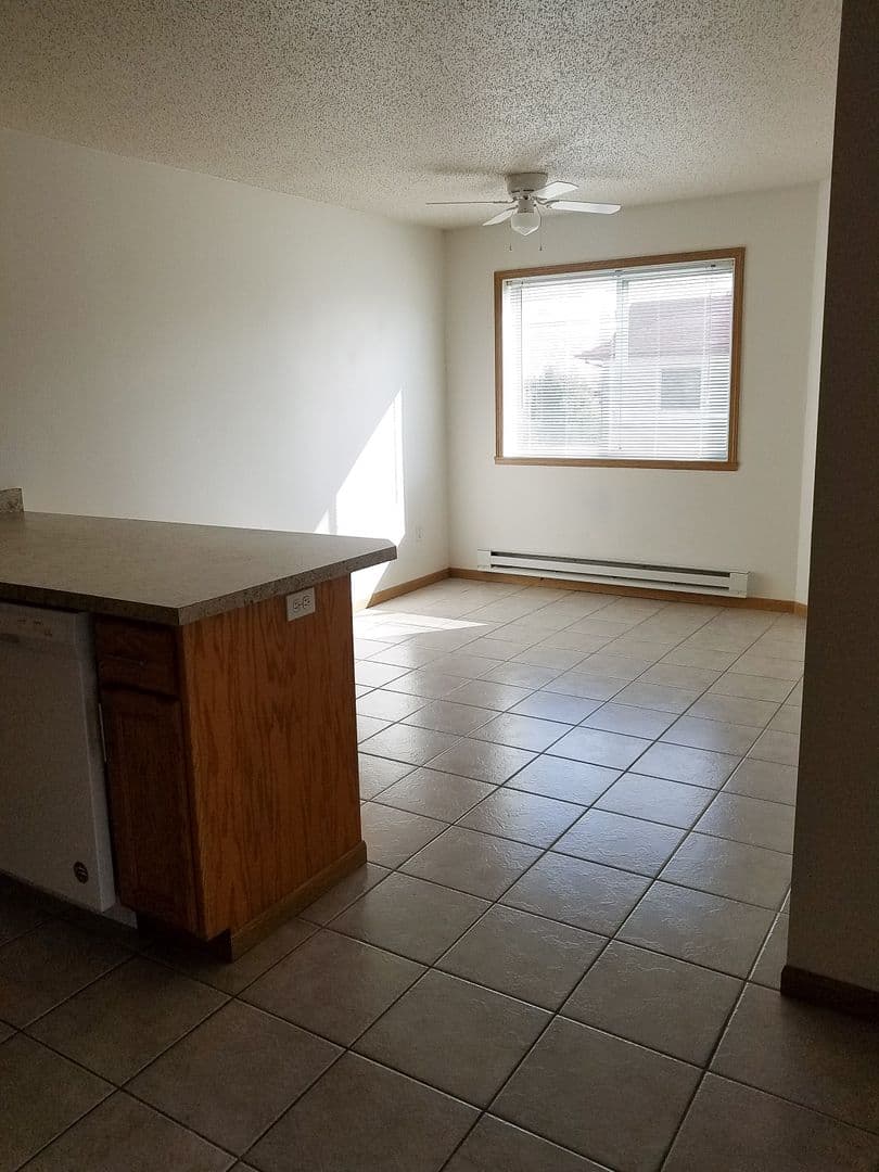 Fargo Apartment: 5002 16th Ave S