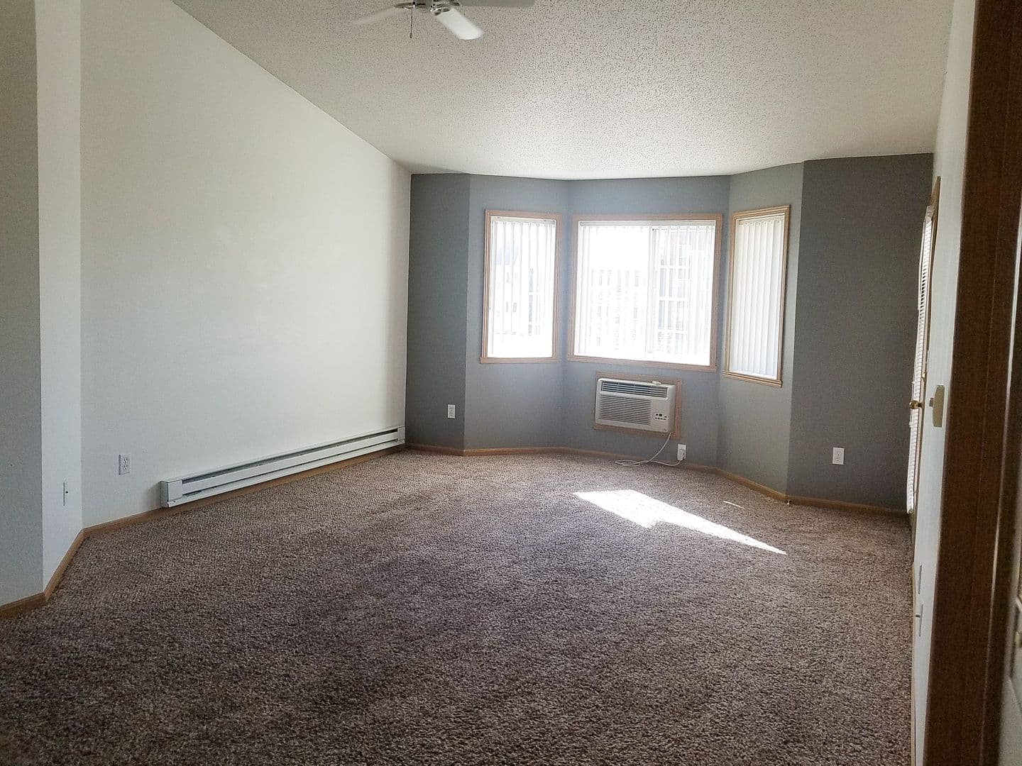Fargo Apartment: 5002 16th Ave S