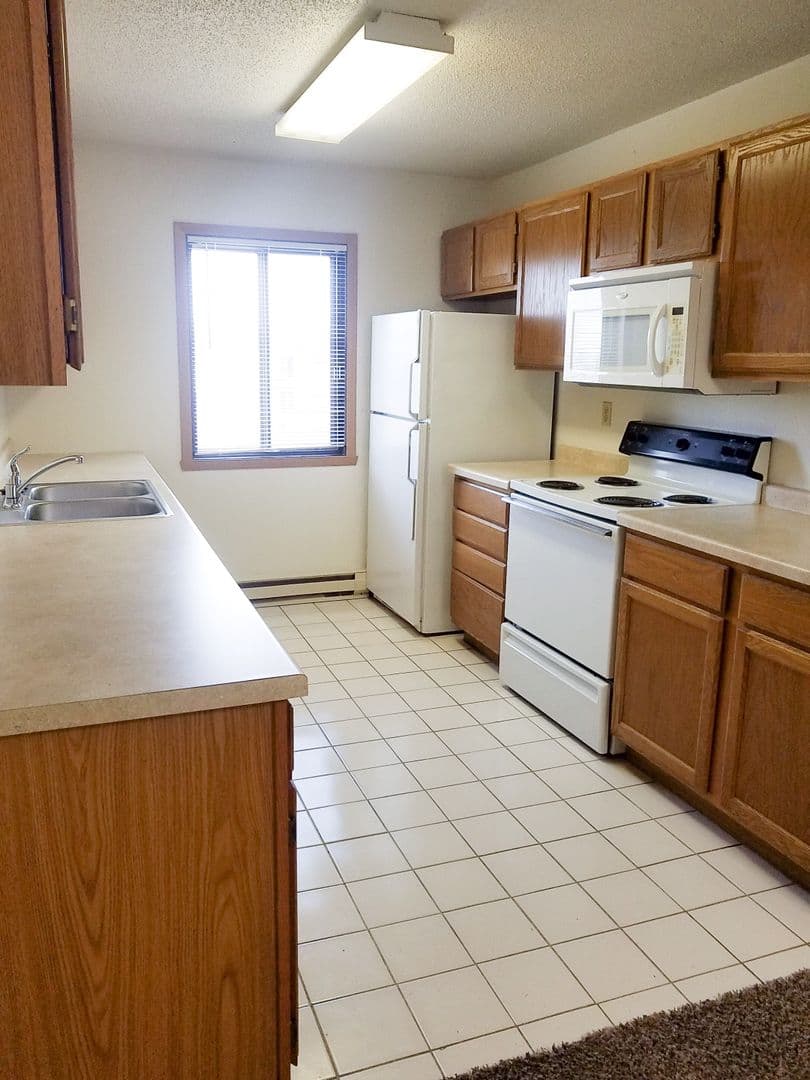 Fargo Apartment: 4902 16th Ave S