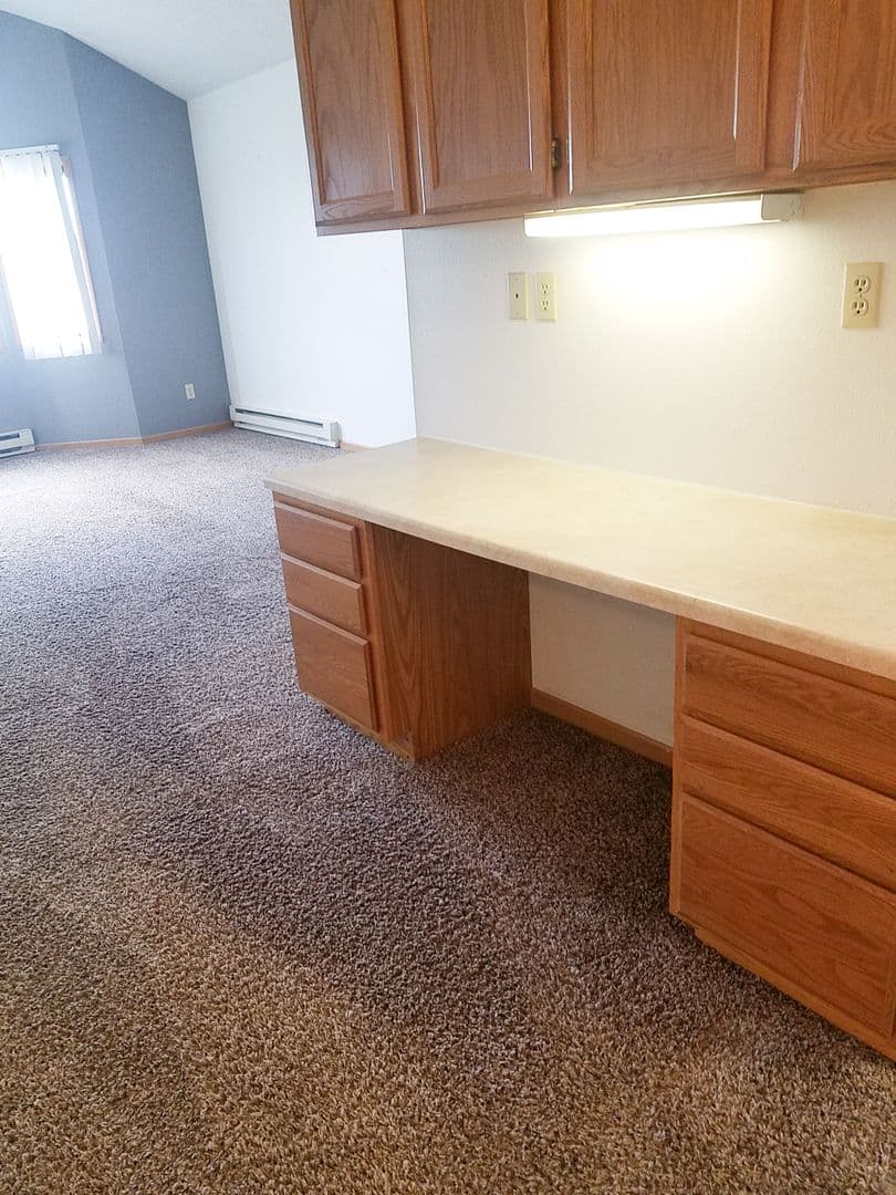 Fargo Apartment: 4902 16th Ave S