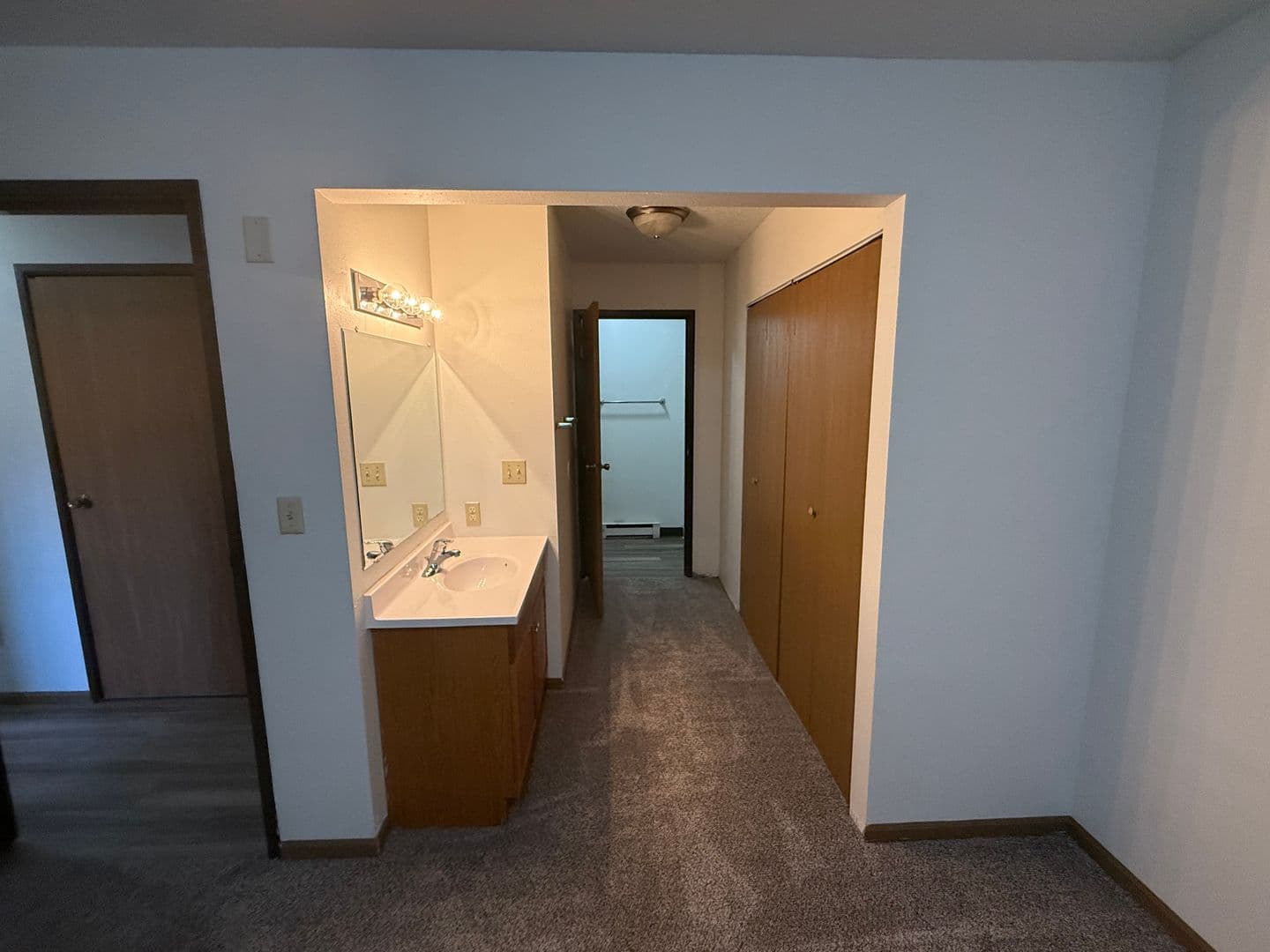 Moorhead Apartment: 1220 28th Ave S