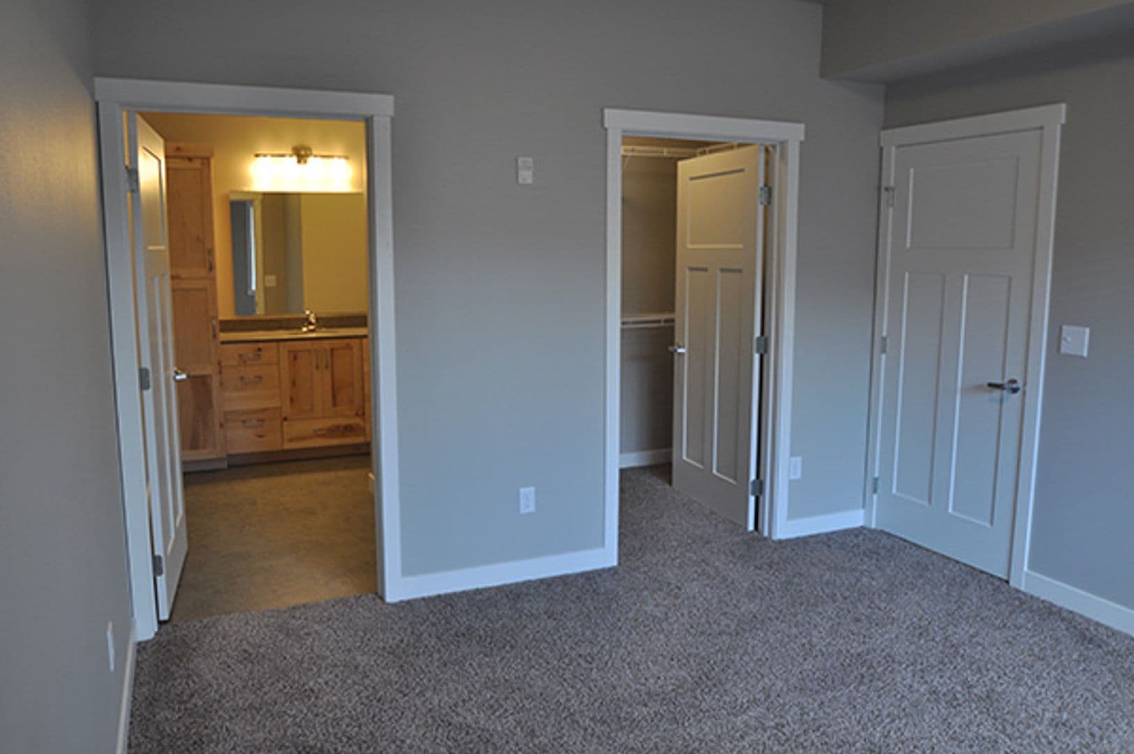 Fargo Apartment: 1632 51st St S