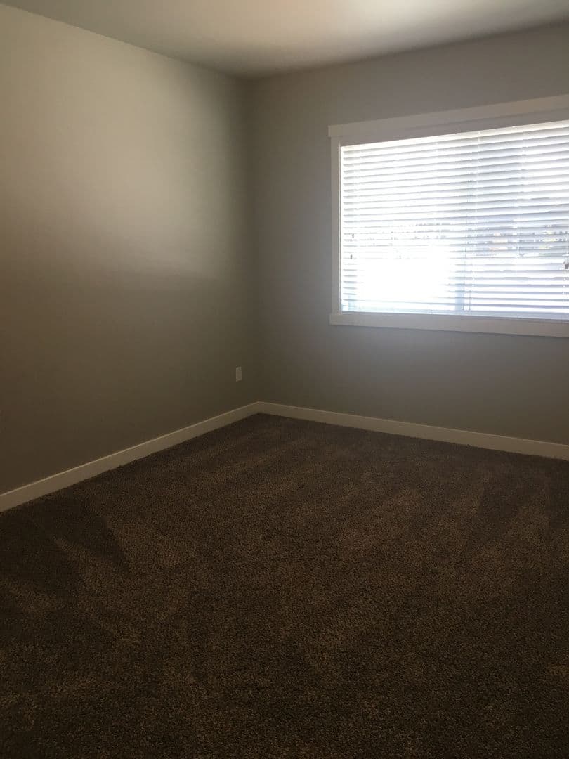Fargo Apartment: 1632 51st St S