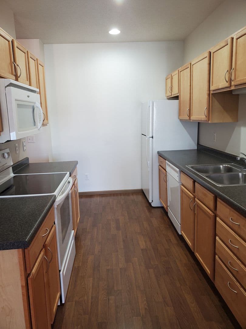 Fargo Apartment: 4955 17th Ave S