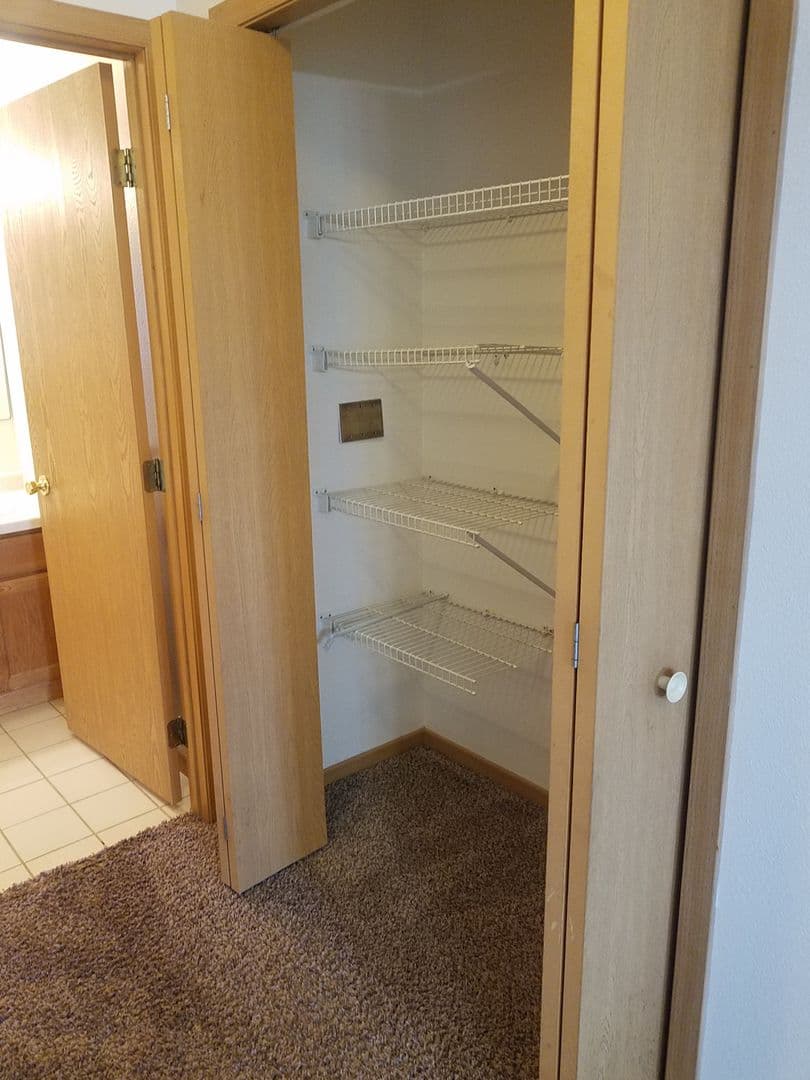 Fargo Apartment: 4902 16th Ave S