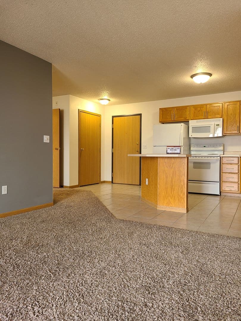 Fargo Apartment: 5002 16th Ave S