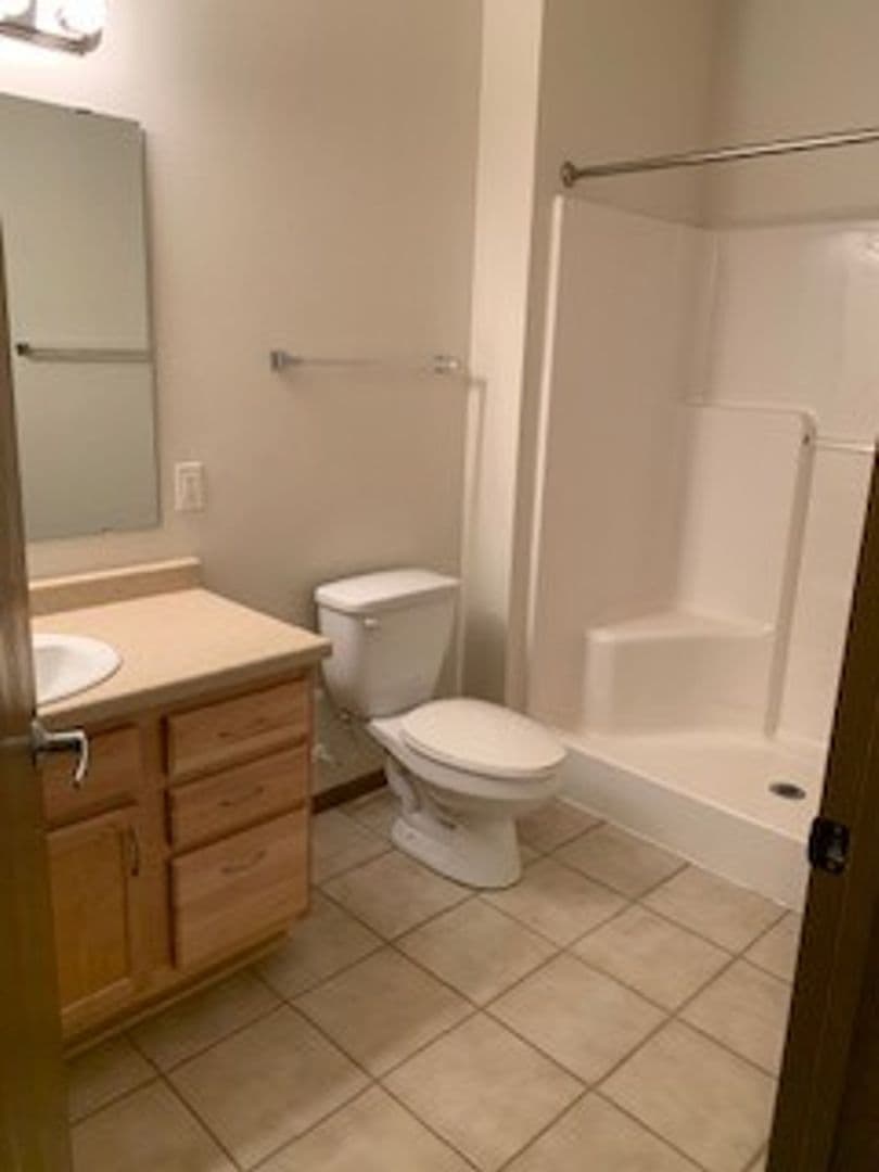 Fargo Apartment: 4955 17th Ave S