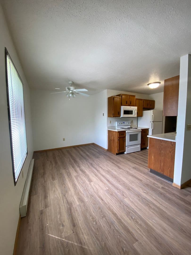 Moorhead Apartment: 1310 28th Ave S