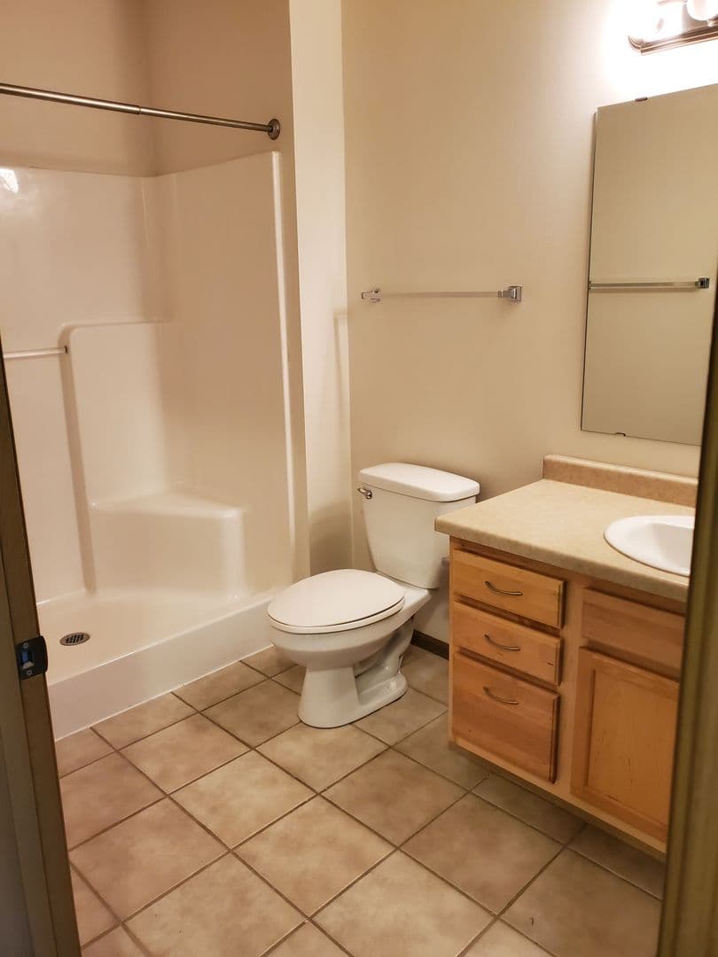 Fargo Apartment: 4955 17th Ave S