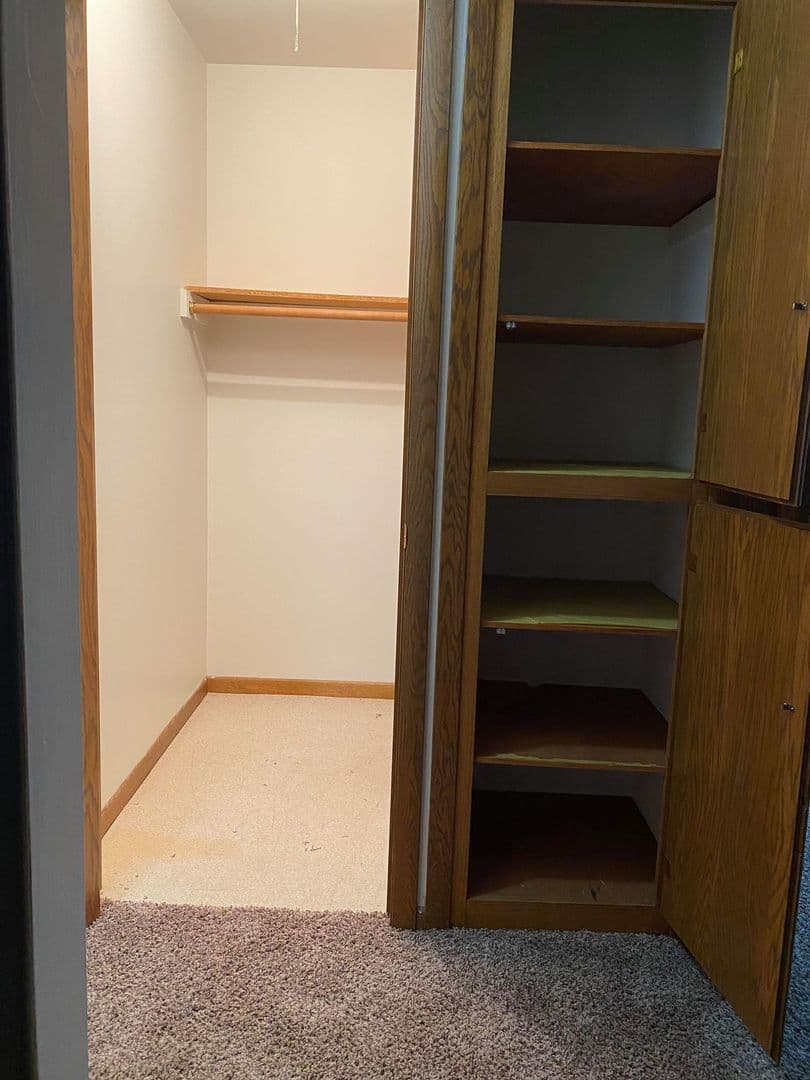 Moorhead Apartment: 2610 11th St S