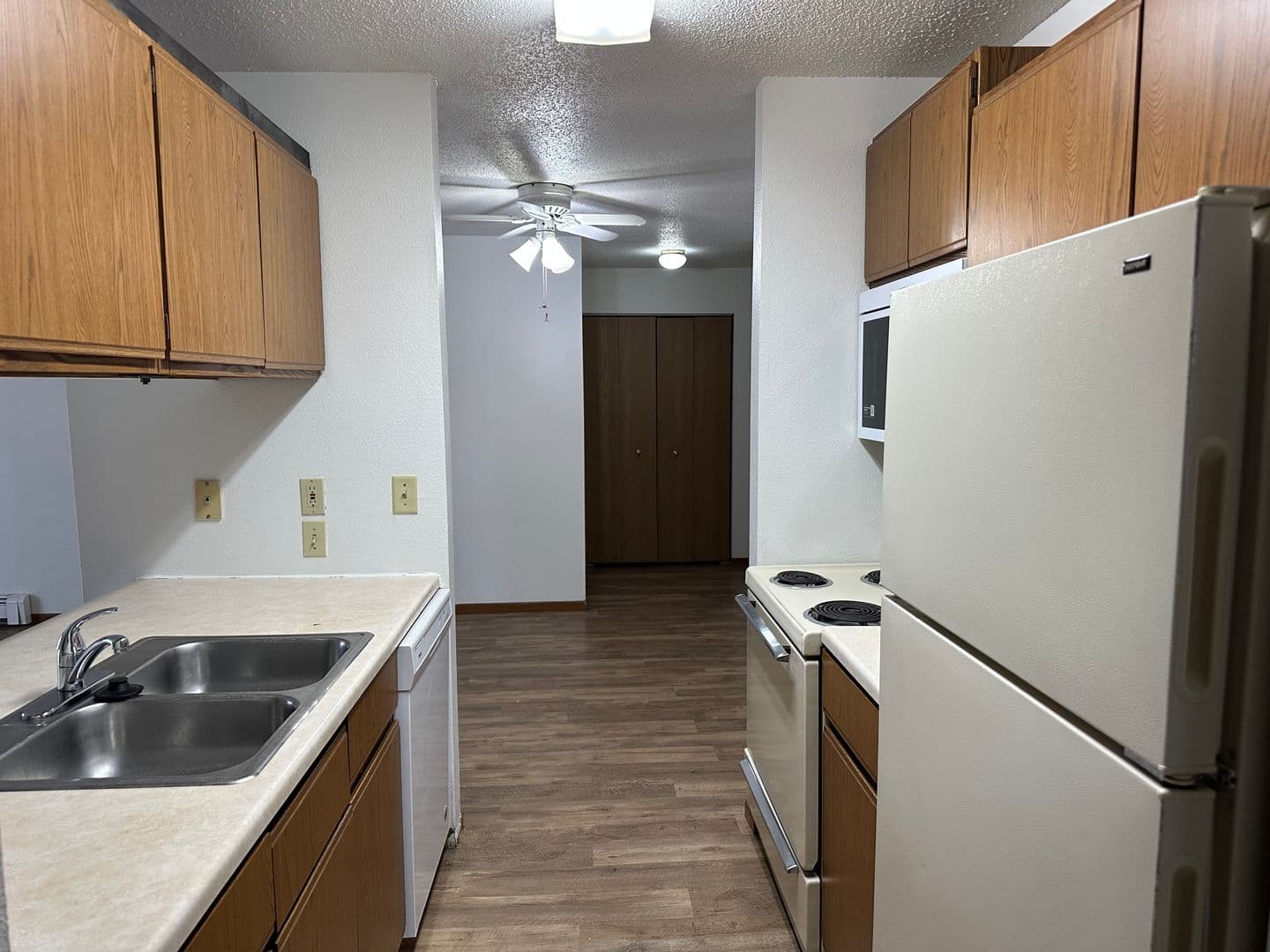 Fargo Apartment: 1602 47th St S