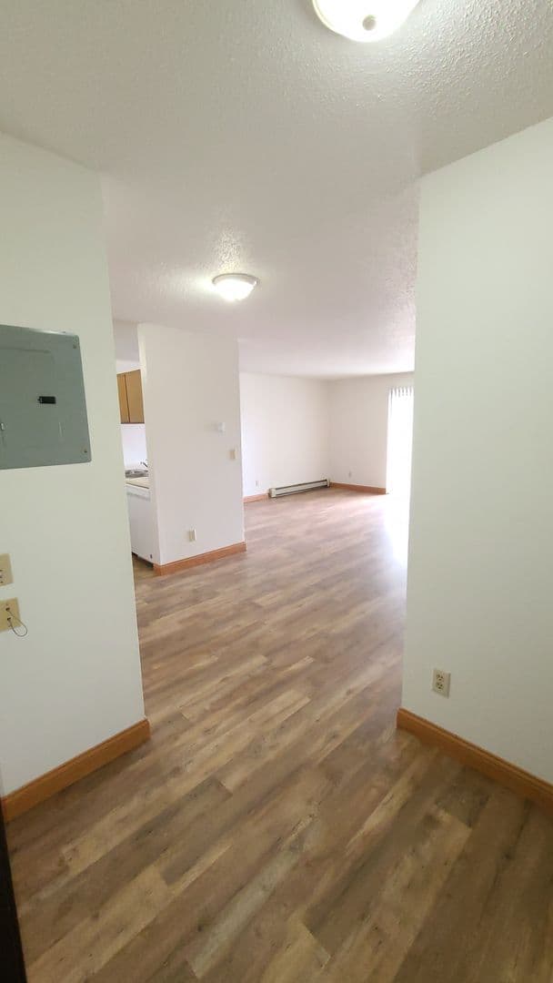 Fargo Apartment: 1602 47th St S