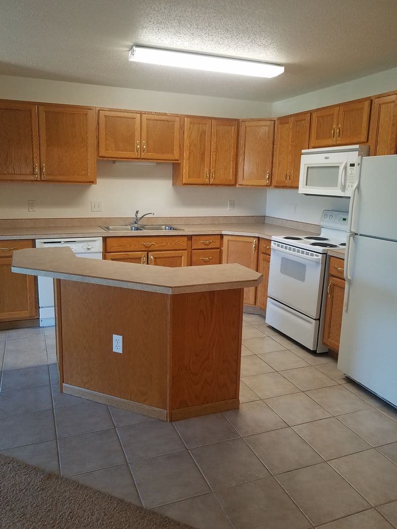 Fargo Apartment: 5002 16th Ave S