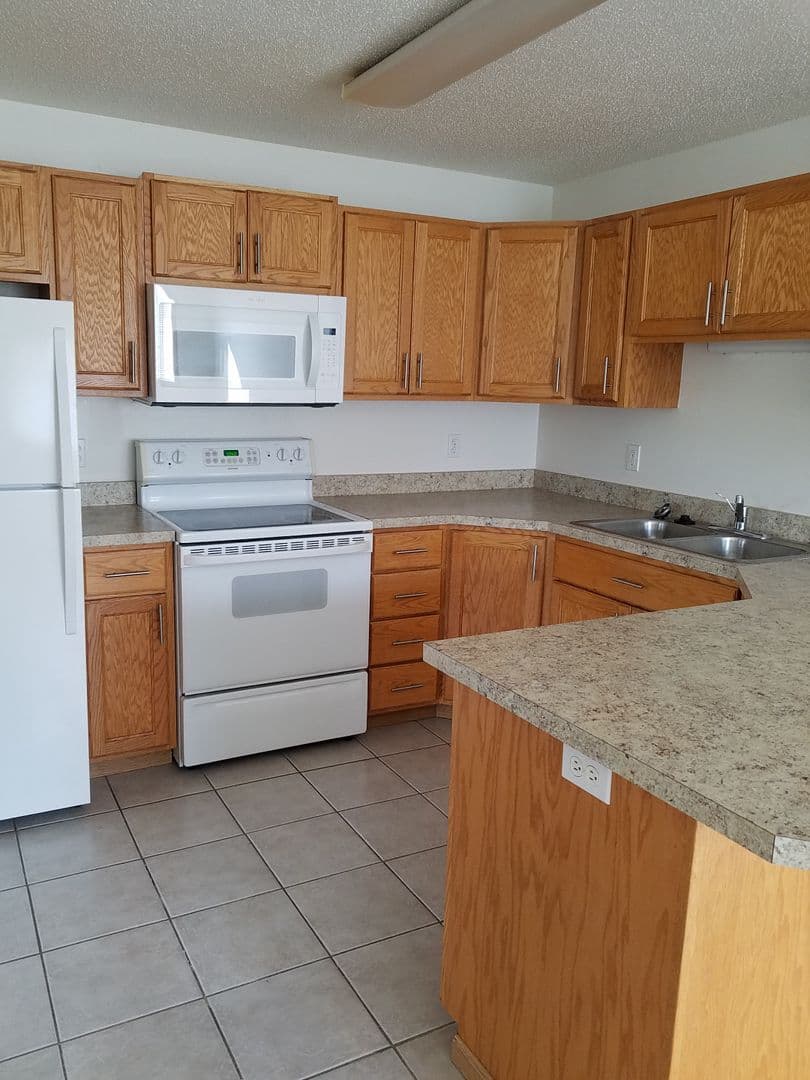 Fargo Apartment: 5002 16th Ave S