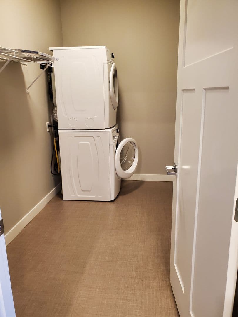 Fargo Apartment: 1632 51st St S